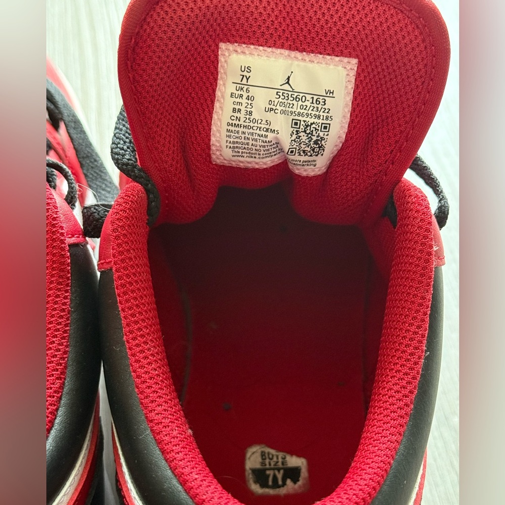 Air Jordan 1 Low Chicago White Red Black Youth 7Y - Picture 7 of 9